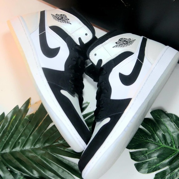 Jordan Shoes - Jordan 1 Mid Black White Suede